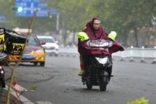 深圳一场大雨，扯下了电动车最后一块“遮羞布”，车主：有苦难言