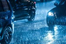 雨天开车要注意什么？