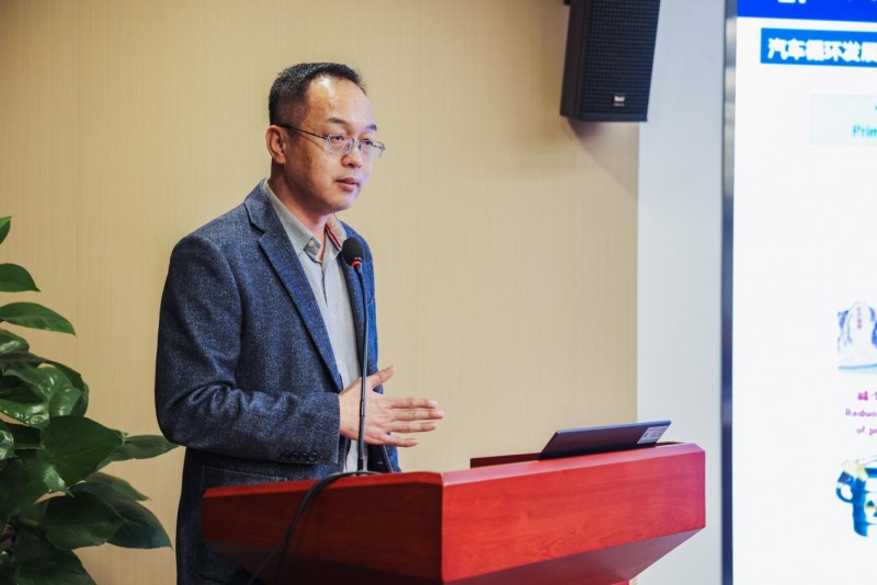 中汽中心首席专家、中国汽车标准化研究院资深研究员张铜柱