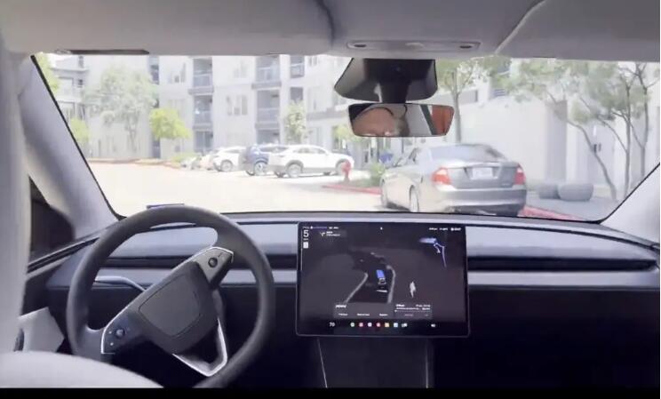 4.2美元体验自动驾驶！特斯拉Robotaxi德州上路，100万辆扩张计划曝光