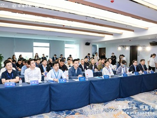 第五届沈阳智能网联汽车大会迎来洽谈热潮，技术落地成为焦点