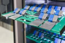 这款微型超级电容器或成混合动力汽车的未来