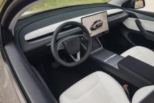 据报道，特斯拉正在测试Apple CarPlay适配功能