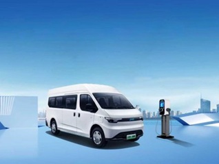 双奖加冕，实力领航！江铃E福顺树立新能源轻客价值新标杆