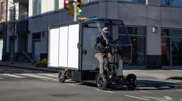 我们试驾了本田全新Fastport短途配送四轮电动车