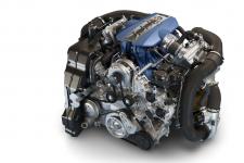 汽油发动机拒绝消亡：车企豪赌+政策松绑，燃油动力强势回归