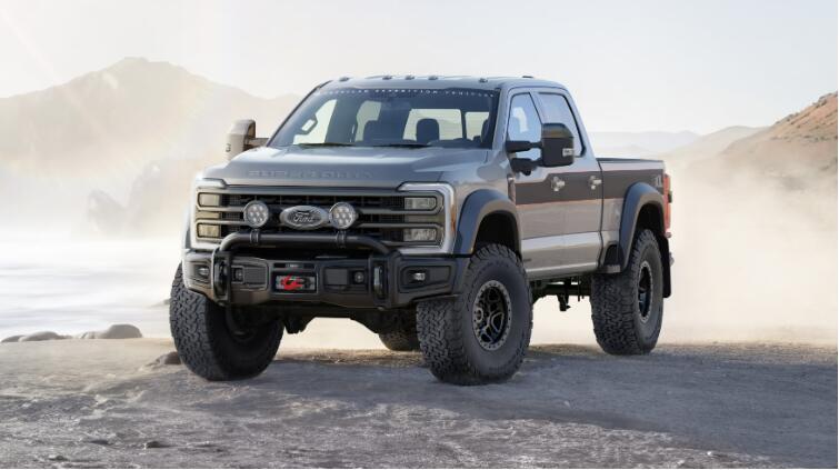 越野性能拉满！福特Super Duty皮卡迎FXL改装，40英寸轮胎+钢制保险杠