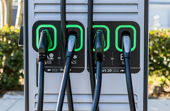 奔驰充电网络:从此告别充电适配器