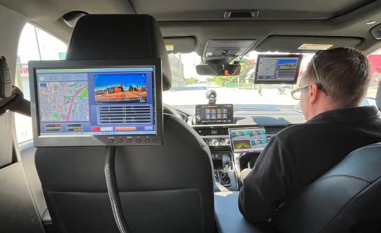 本田研发AI抬头显示系统，精准预警路面坑洼与道路隐患