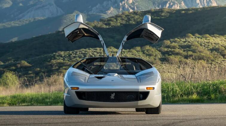 这款搭载梅赛德斯V8发动机、造型狂野的80年代德国小众超跑,现正式挂牌拍卖