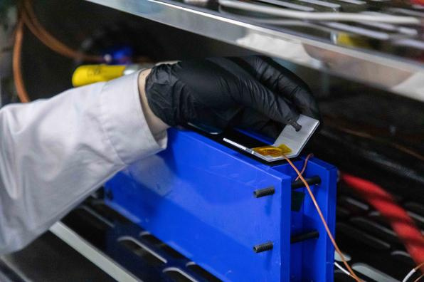 亿纬锂能开源电池LMX征战极端环境低温技术验证,六大考验全面通过