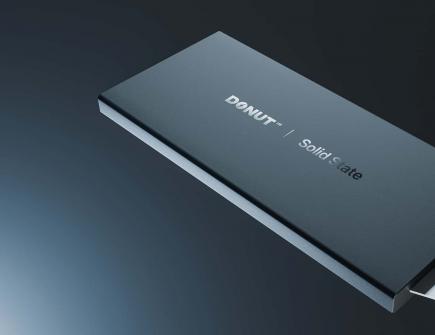 甜甜圈实验室最新固态电池测试证实：其并非超级电容器