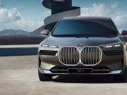 全新宝马7系将保留超大格栅与分体式大灯