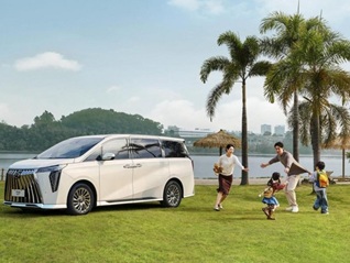 开年最热MPV?除了“一字头”价格,2026款M8 HEV的热度从哪来?