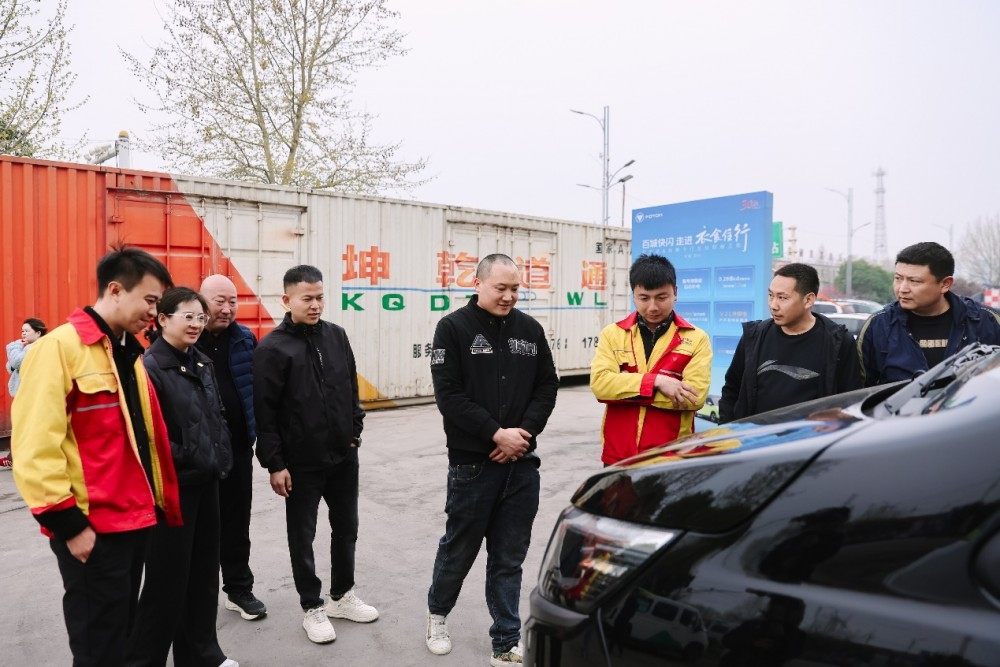 图雅诺&风景“百城快闪”走进郑州，全新升级演绎城配物流全场景解决方案