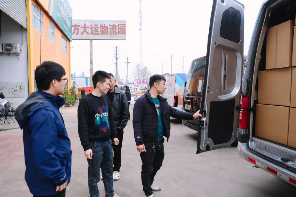 图雅诺&风景“百城快闪”走进郑州，全新升级演绎城配物流全场景解决方案