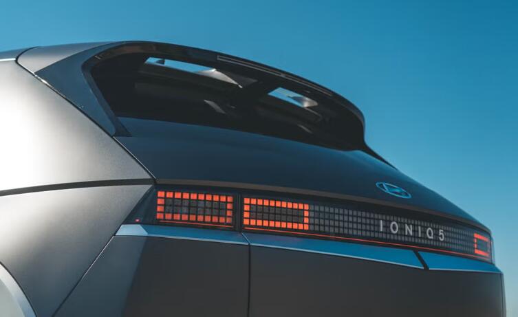 现代或为下一代艾尼氪纯电车型放弃像素灯设计