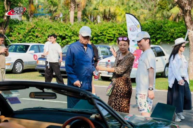 4月16日中国老车嘉年华三亚巡游 ，燃爆海岸线！