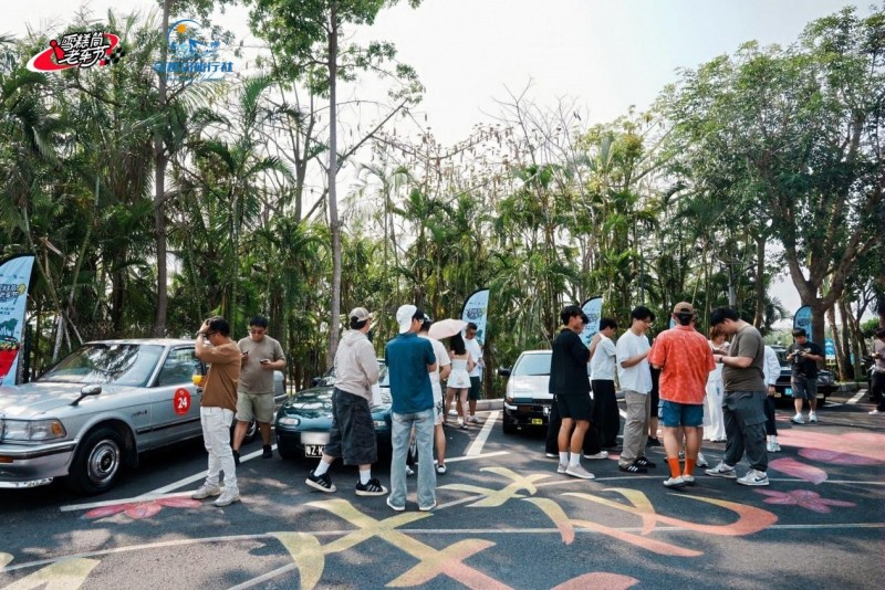 4月16日中国老车嘉年华三亚巡游 ，燃爆海岸线！