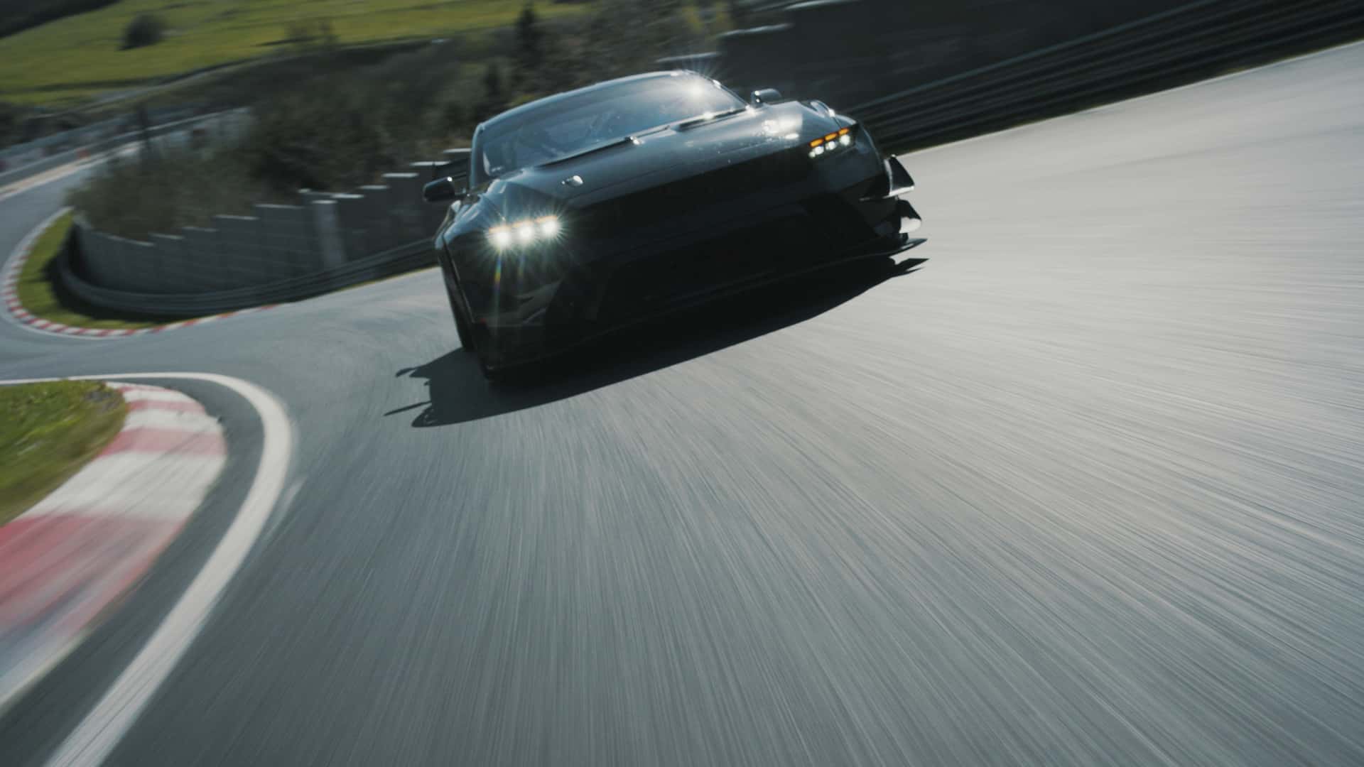 福特Mustang GTD以6分40秒圈速碾压科尔维特ZR1X，刷新纽博格林纪录