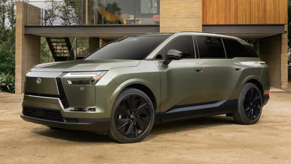 雷克萨斯首发旗下首款三排纯电SUV,搭载模拟V10引擎声浪