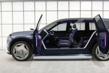 捷尼赛思官宣：全新GV90量产车型将配备对开式车门