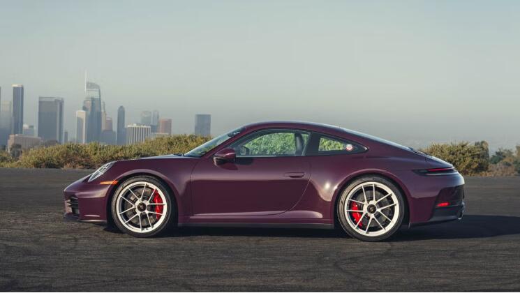 2027款保时捷911 Carrera S 回归手动变速箱