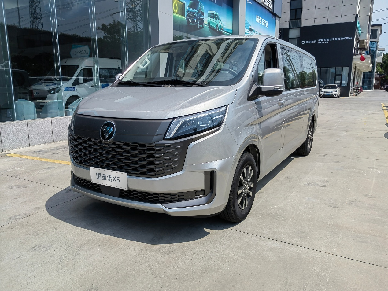 降维打击！图雅诺X5限量7.98万，重塑轻客市场价值标杆
