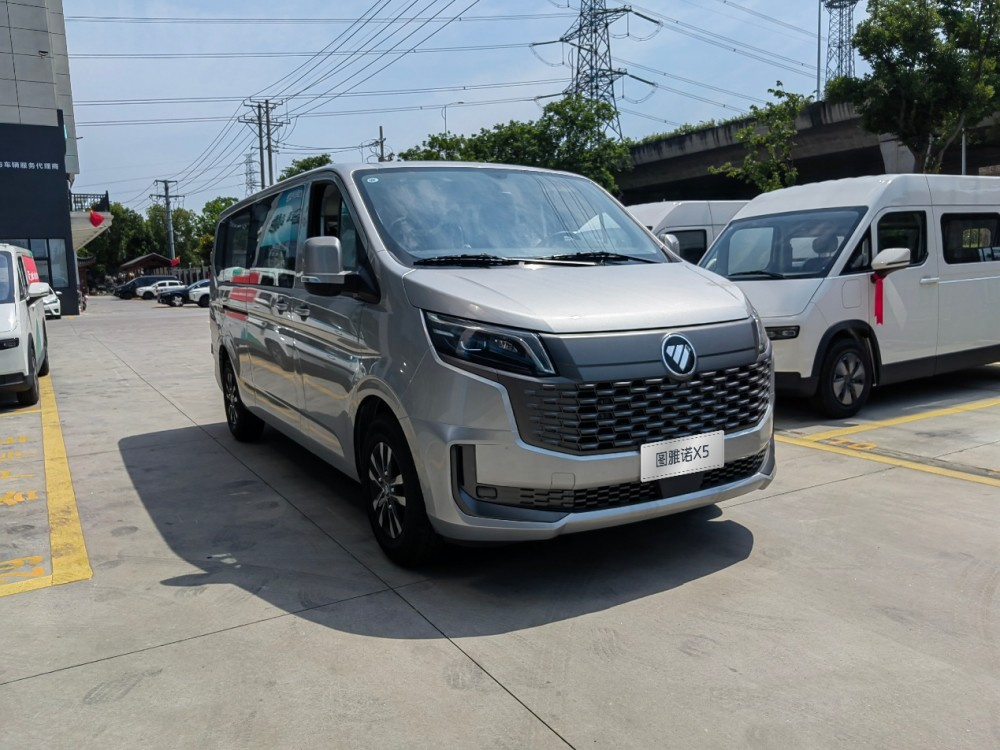 降维打击！图雅诺X5限量7.98万，重塑轻客市场价值标杆