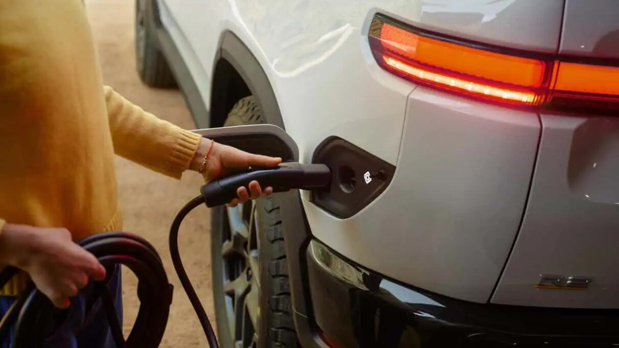 研究结果出炉:淘汰燃油车、更换电动车更利于气候