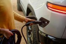 研究结果出炉：淘汰燃油车、更换电动车更利于气候